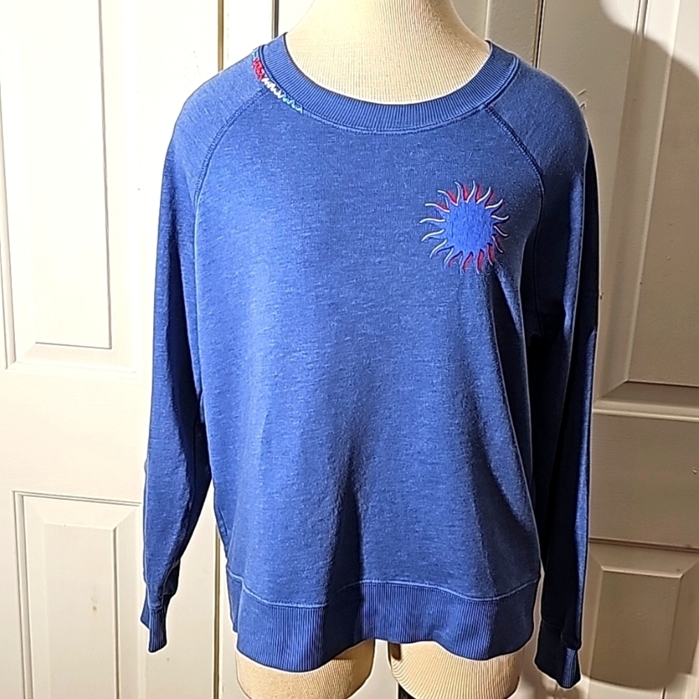 Wildfox lightweight sweatshirt. Blue with graphic and enbroidery at neckline. Sm